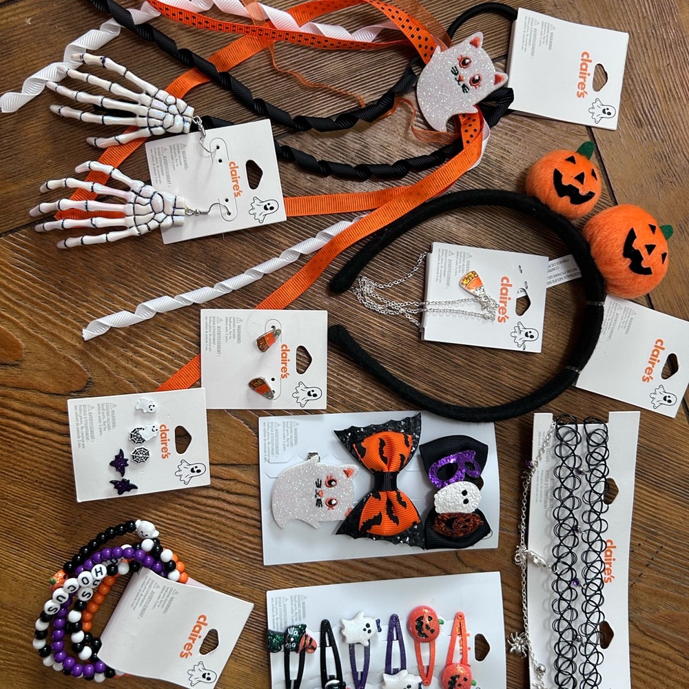 Claire's Girl’s Spooky Halloween Accessory Collection NEW